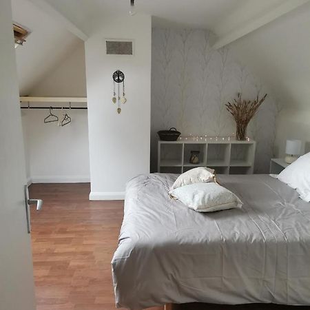 Chambre Double Avec Salle De Bains Privative Moyon Extérieur photo