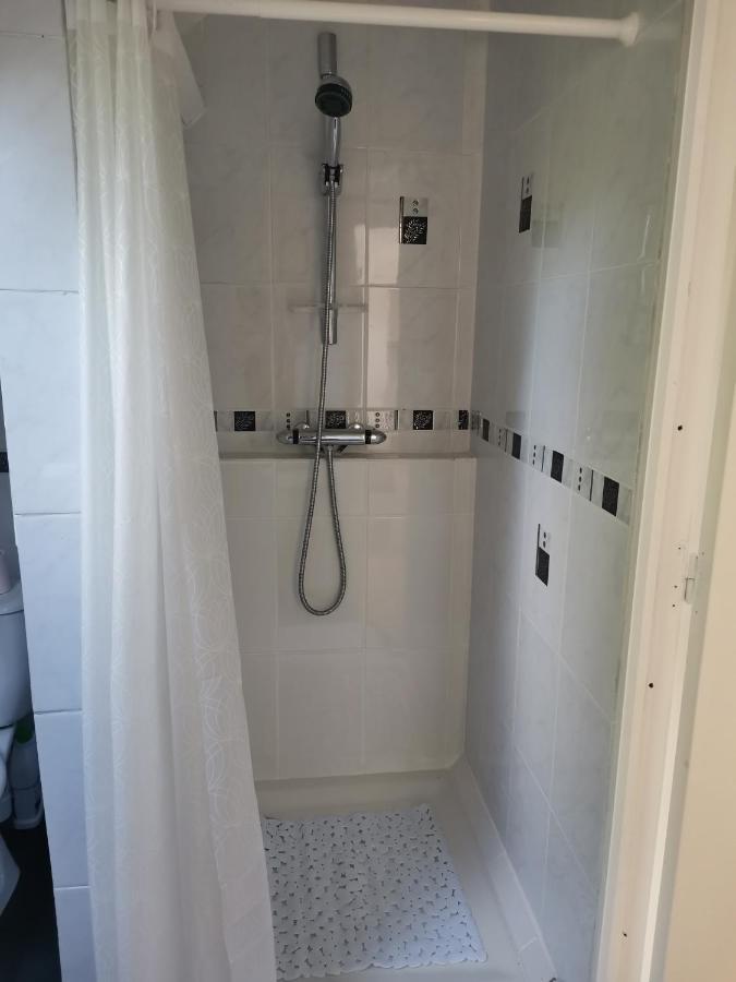 Chambre Double Avec Salle De Bains Privative Moyon Extérieur photo